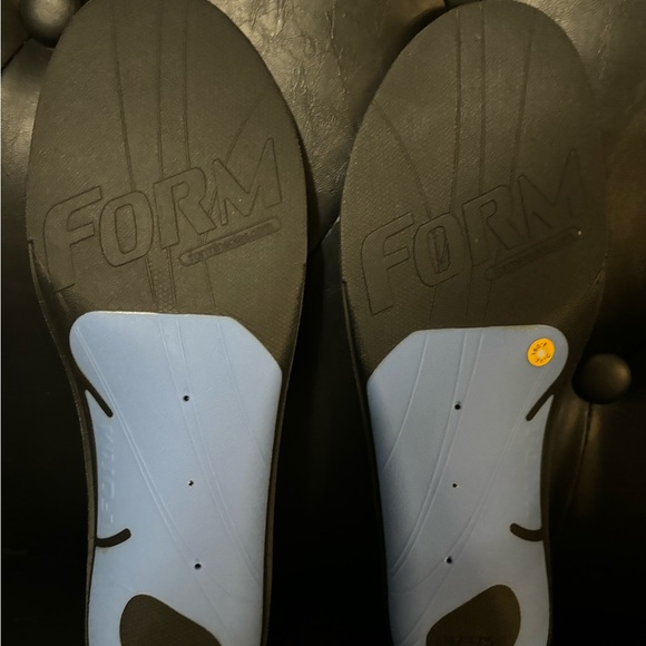 Form Moldable Shoe Inserts - Picture 2 of 2